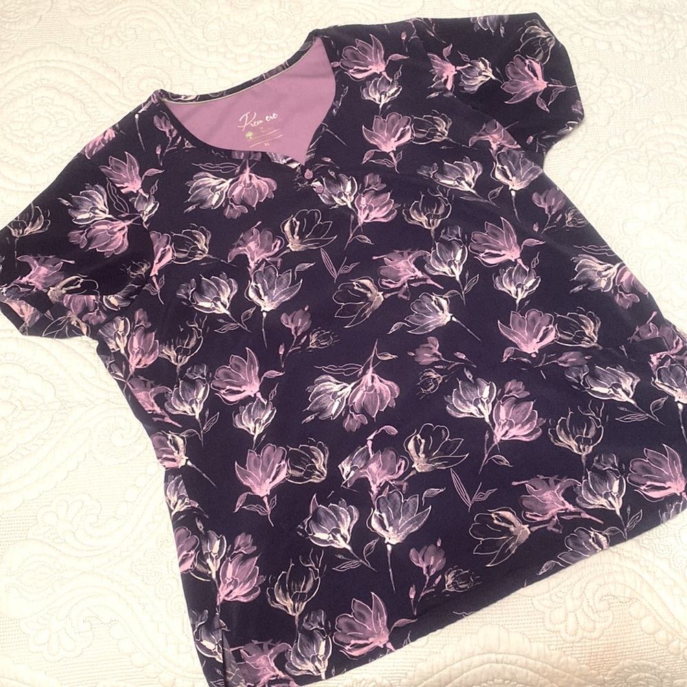 Healing Hands Pattern Scrub Top!